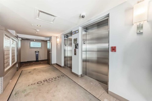 310-24 Varsity Estates Circle Nw, Calgary, AB - Indoor Photo Showing Other Room