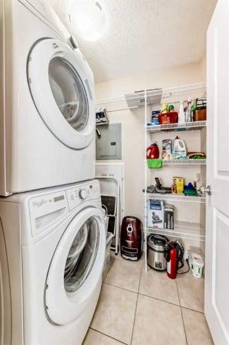 310-24 Varsity Estates Circle Nw, Calgary, AB - Indoor Photo Showing Laundry Room