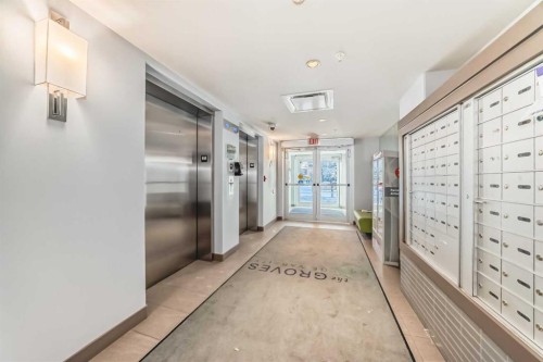 310-24 Varsity Estates Circle Nw, Calgary, AB - Indoor Photo Showing Other Room