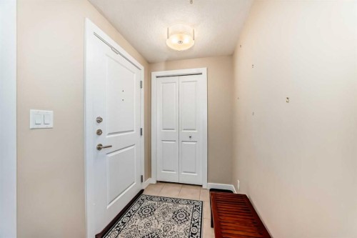 310-24 Varsity Estates Circle Nw, Calgary, AB - Indoor Photo Showing Other Room