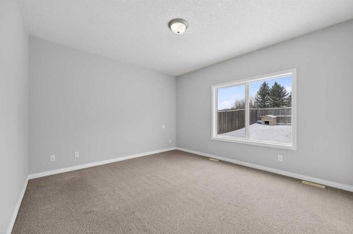 107 Strathmore Lakes Common, Strathmore, AB - Indoor Photo Showing Other Room