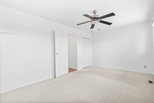 724 Pinecliff Road Ne, Calgary, AB - Indoor Photo Showing Other Room