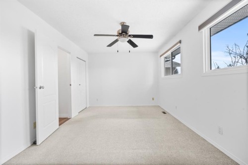 724 Pinecliff Road Ne, Calgary, AB - Indoor Photo Showing Other Room