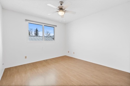 724 Pinecliff Road Ne, Calgary, AB - Indoor Photo Showing Other Room