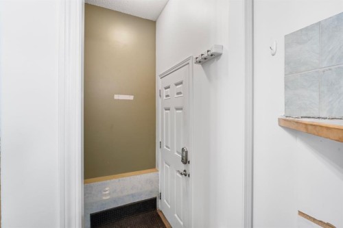 724 Pinecliff Road Ne, Calgary, AB - Indoor Photo Showing Other Room