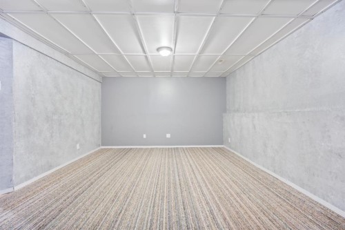 724 Pinecliff Road Ne, Calgary, AB - Indoor Photo Showing Other Room