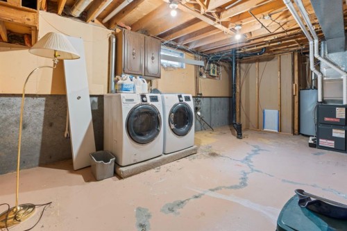724 Pinecliff Road Ne, Calgary, AB - Indoor Photo Showing Laundry Room