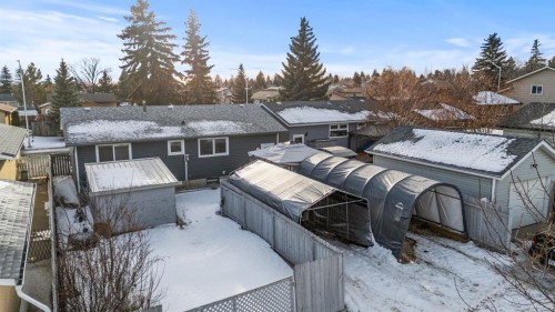 724 Pinecliff Road Ne, Calgary, AB - Outdoor