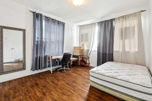 929 38 Street Se, Calgary, AB - Indoor Photo Showing Bedroom