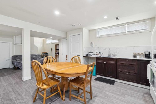 929 38 Street Se, Calgary, AB - Indoor Photo Showing Dining Room
