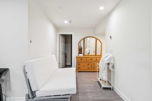 929 38 Street Se, Calgary, AB - Indoor