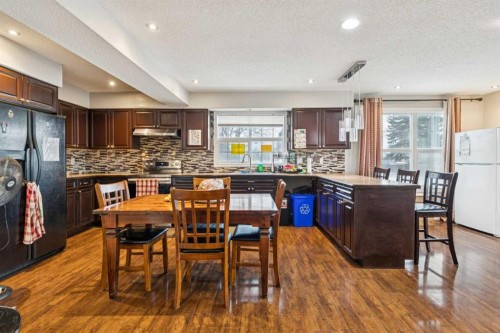 929 38 Street Se, Calgary, AB - Indoor