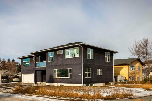 929 38 Street Se, Calgary, AB - Outdoor