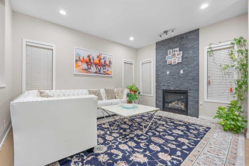 28 Panton Court Nw, Calgary, AB 