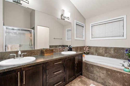 28 Panton Court Nw, Calgary, AB 