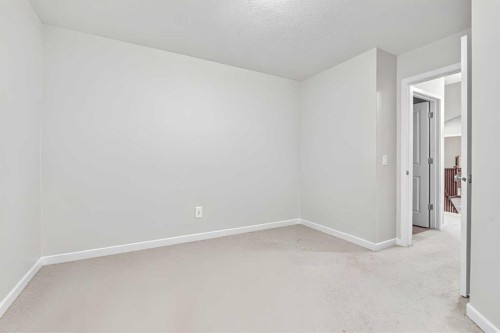 28 Panton Court Nw, Calgary, AB 