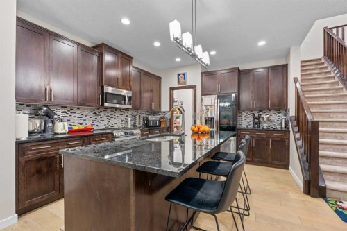 28 Panton Court Nw, Calgary, AB 