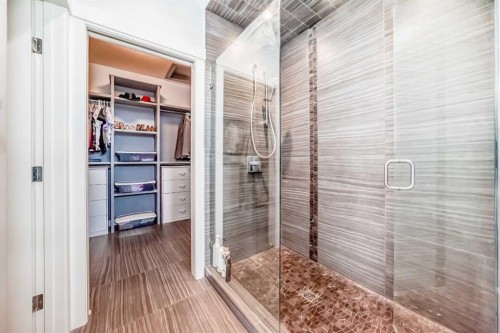 2807 25 Street Sw, Calgary, AB - Indoor Photo Showing Bathroom