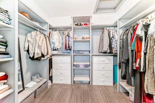 2807 25 Street Sw, Calgary, AB - Indoor With Storage