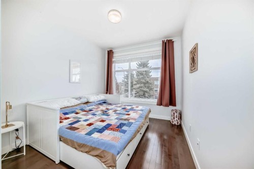 2807 25 Street Sw, Calgary, AB - Indoor Photo Showing Bedroom