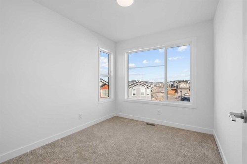 229-65 Belvedere Point Se, Calgary, AB - Indoor Photo Showing Other Room