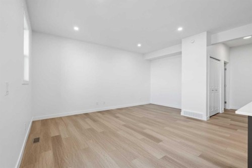 229-65 Belvedere Point Se, Calgary, AB - Indoor Photo Showing Other Room