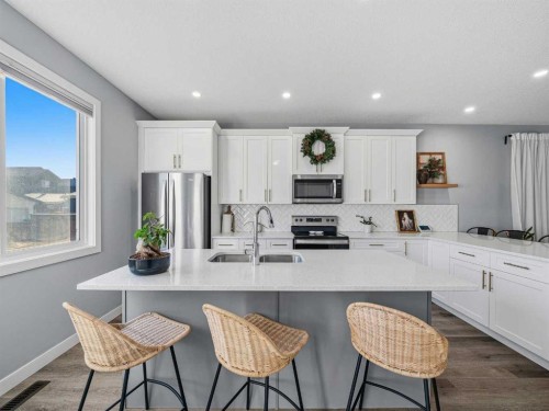 124 Highview Gate Se, Airdrie, AB 