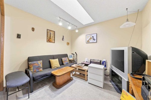 13 Parklane Place, Strathmore, AB - Indoor