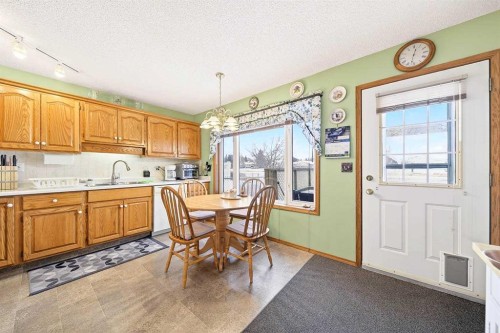 13 Parklane Place, Strathmore, AB - Indoor