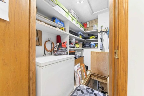 13 Parklane Place, Strathmore, AB - Indoor With Storage