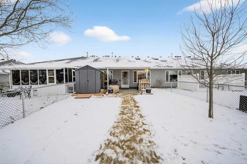 13 Parklane Place, Strathmore, AB - Outdoor