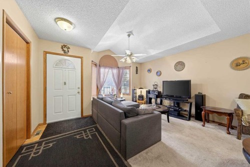 13 Parklane Place, Strathmore, AB - Indoor Photo Showing Other Room