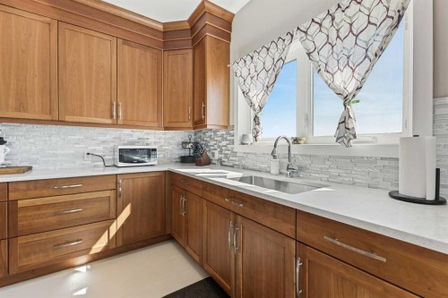 243077 Range Road 255, Rural Wheatland County, AB - Indoor Photo Showing Kitchen