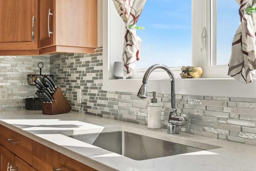 243077 Range Road 255, Rural Wheatland County, AB - Indoor Photo Showing Kitchen