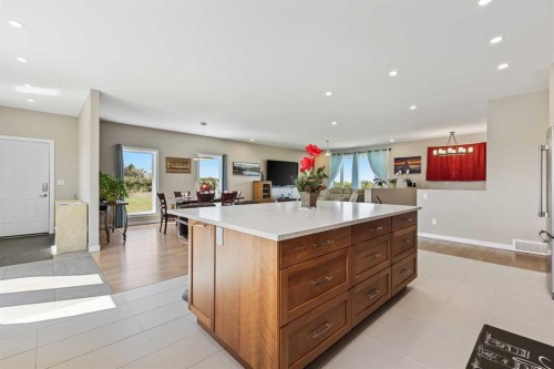 243077 Range Road 255, Rural Wheatland County, AB - Indoor Photo Showing Kitchen