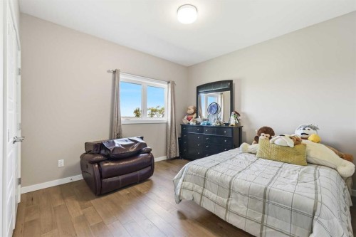 243077 Range Road 255, Rural Wheatland County, AB - Indoor Photo Showing Bedroom