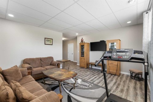 243077 Range Road 255, Rural Wheatland County, AB - Indoor Photo Showing Other Room