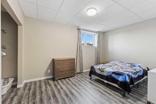 243077 Range Road 255, Rural Wheatland County, AB - Indoor Photo Showing Bedroom