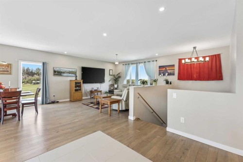 243077 Range Road 255, Rural Wheatland County, AB - Indoor Photo Showing Living Room