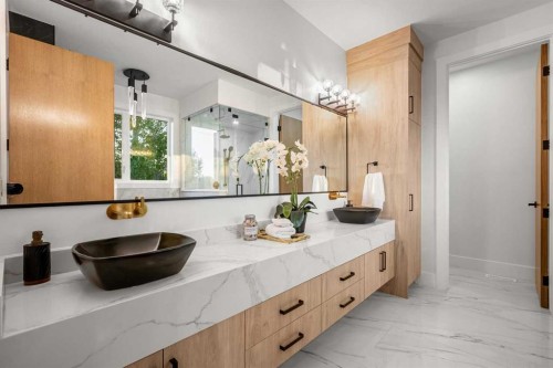 1415 24 Street Sw, Calgary, AB - Indoor Photo Showing Other Room