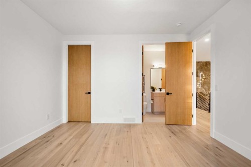 1415 24 Street Sw, Calgary, AB - Indoor Photo Showing Other Room