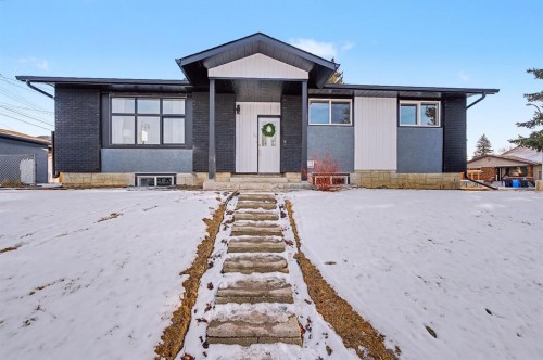 204 Martell Road Ne, Calgary, AB - Outdoor