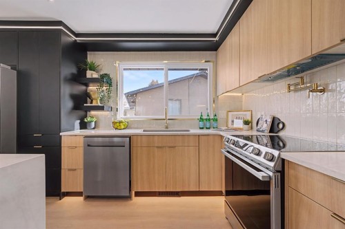 204 Martell Road Ne, Calgary, AB - Indoor Photo Showing Kitchen