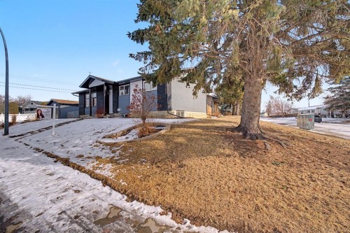 204 Martell Road Ne, Calgary, AB - Outdoor