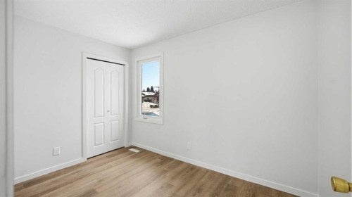 3419 143 Avenue Nw, Edmonton, AB - Indoor Photo Showing Other Room