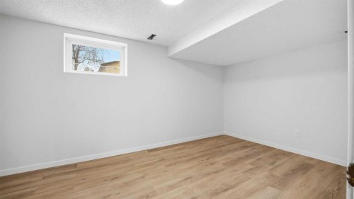 3419 143 Avenue Nw, Edmonton, AB - Indoor Photo Showing Other Room