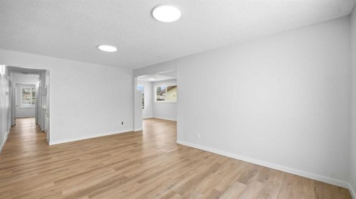 3419 143 Avenue Nw, Edmonton, AB - Indoor Photo Showing Other Room