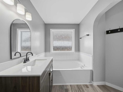 109 Somerset Close Sw, Calgary, AB - Indoor Photo Showing Bathroom