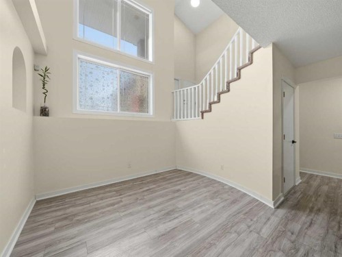 109 Somerset Close Sw, Calgary, AB - Indoor Photo Showing Other Room