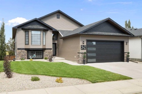 164 Hillcrest Boulevard, Strathmore, AB - Outdoor With Facade